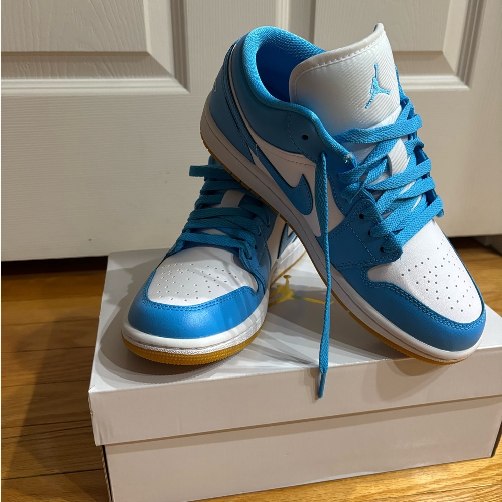 Jordan women’s Sneakers in Blue and White